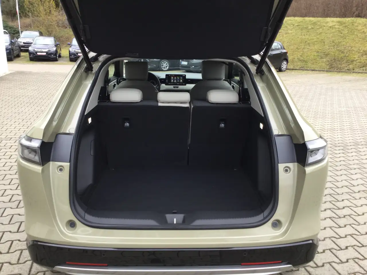 Honda HR-V e:HEV 1.5 i-MMD Hybrid Advance Style — Vehicle gallery 8