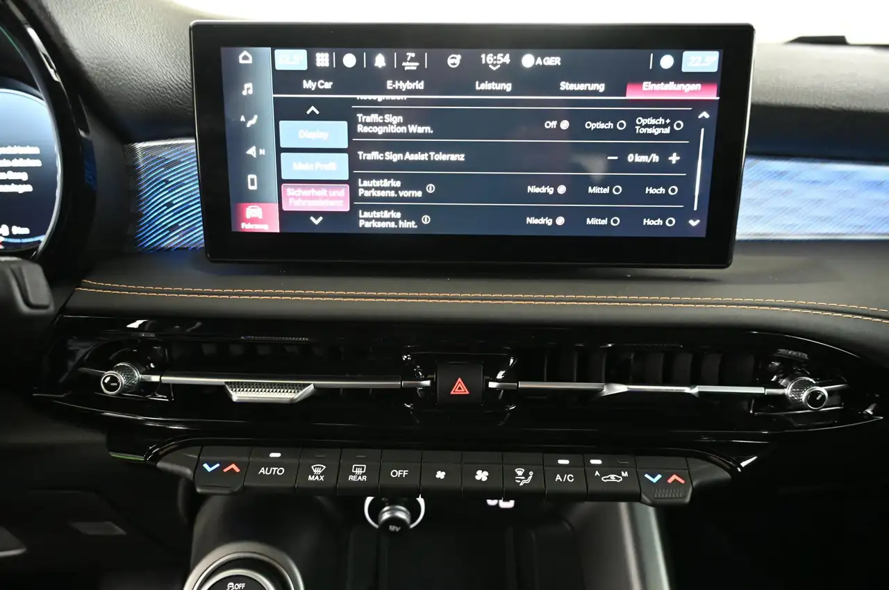 Alfa Romeo Tonale 1.3 PHEV 280 Q4 Ti LED/NAVI/ACC/KAMERA/18 — Vehicle gallery 17