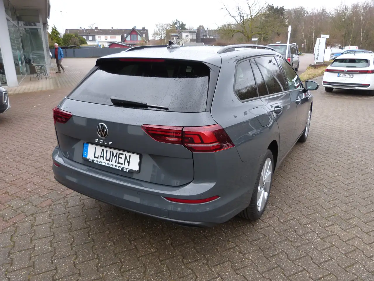 Volkswagen Golf Variant 1.5 TSI Life ergoActive Navigation ACC IDA Sprachsteuerung 17 Zoll LM Sitzheizung PDC — Galería del vehículo 5