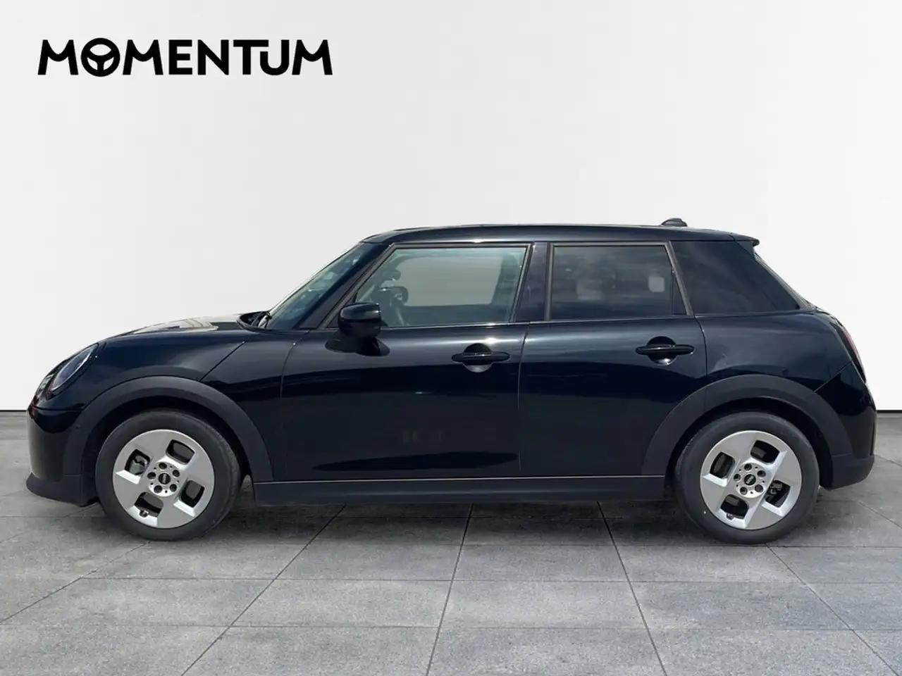 MINI Cooper 5 puertas C Essential Aut. — معرض صور السيارة 3