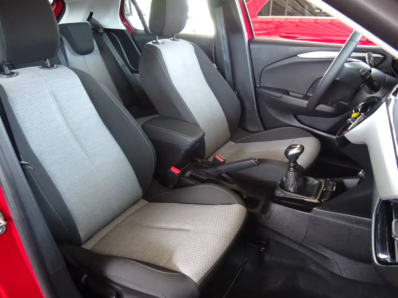 Opel Corsa Edition — معرض صور السيارة 5