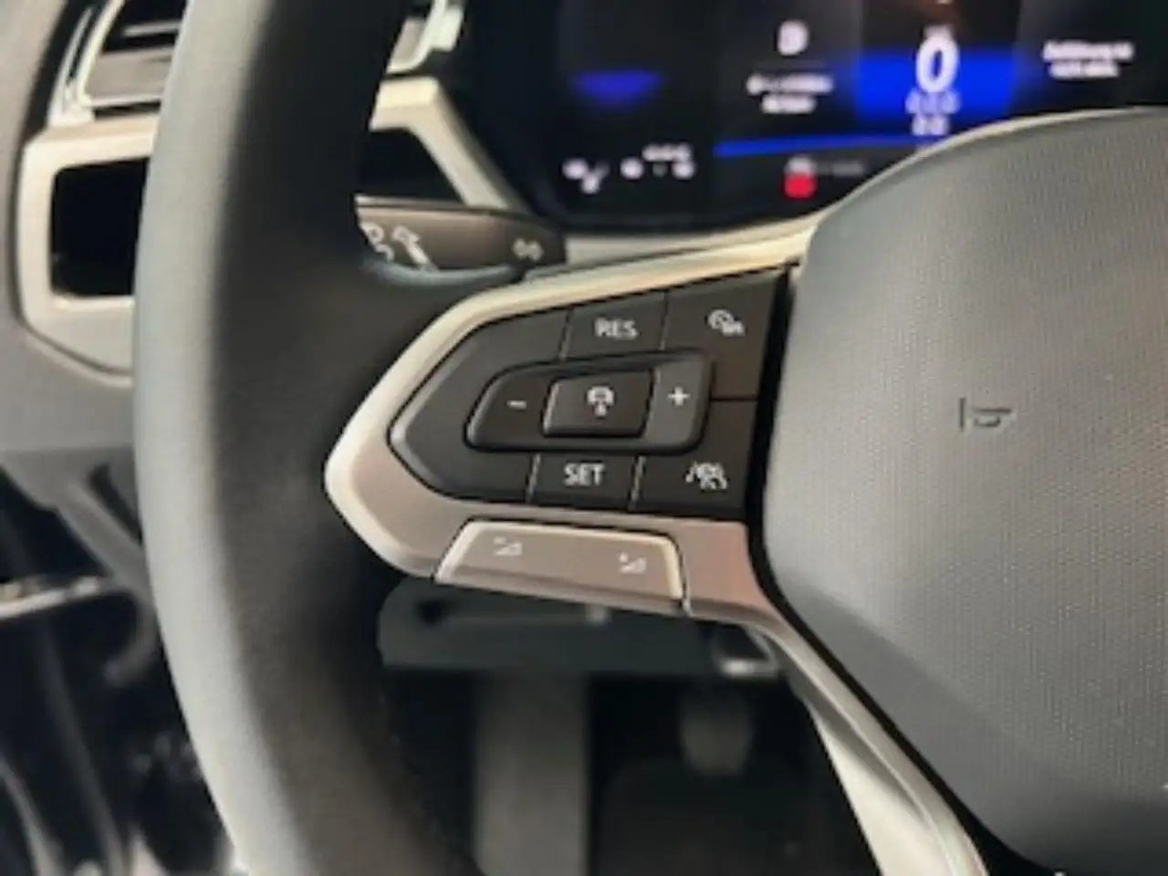 Volkswagen Touran Comfortline 1.5 TSI LED, Sitzheizung, Navi — Galerie du véhicule 19