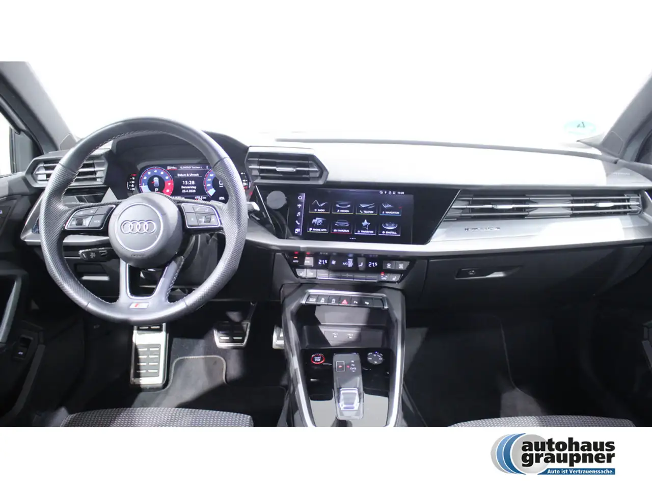 Audi S3 Sportback 2.0 TFSI quattro SHZ MATRIX-LED — Vehicle gallery 15