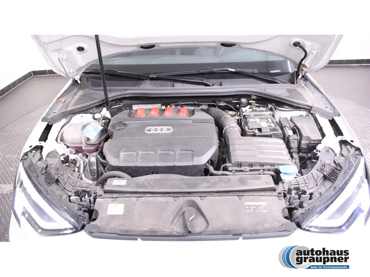 Audi S3 Sportback 2.0 TFSI quattro SHZ MATRIX-LED — Vehicle gallery 9