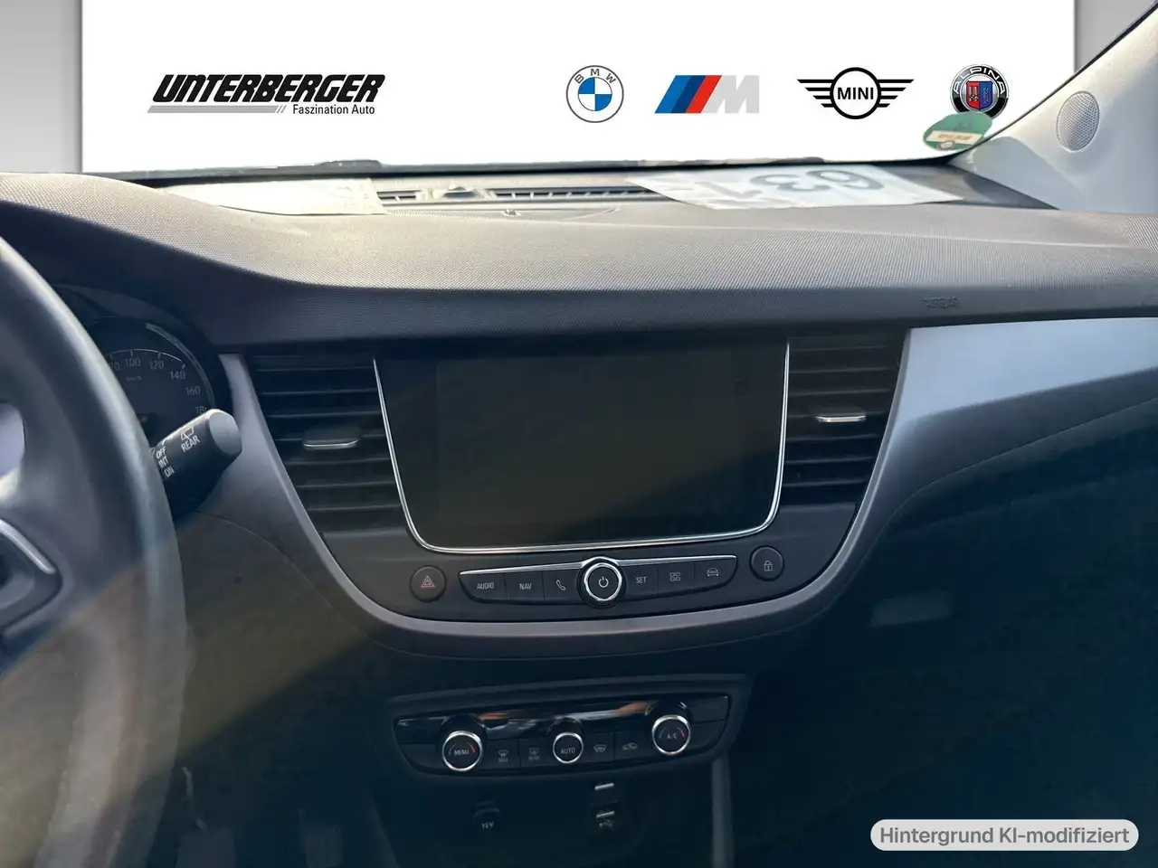 Opel Crossland Enjoy 1.2 T-Direct Injection 110 PS MT6 — Vehicle gallery 7