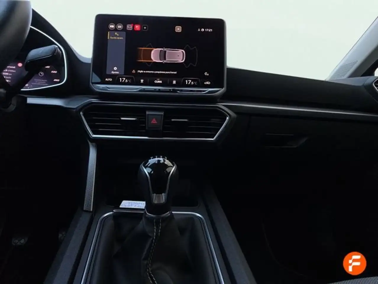 SEAT Leon 1.5 TSI S&S Style 25º Aniversario 115 — Vehicle gallery 12