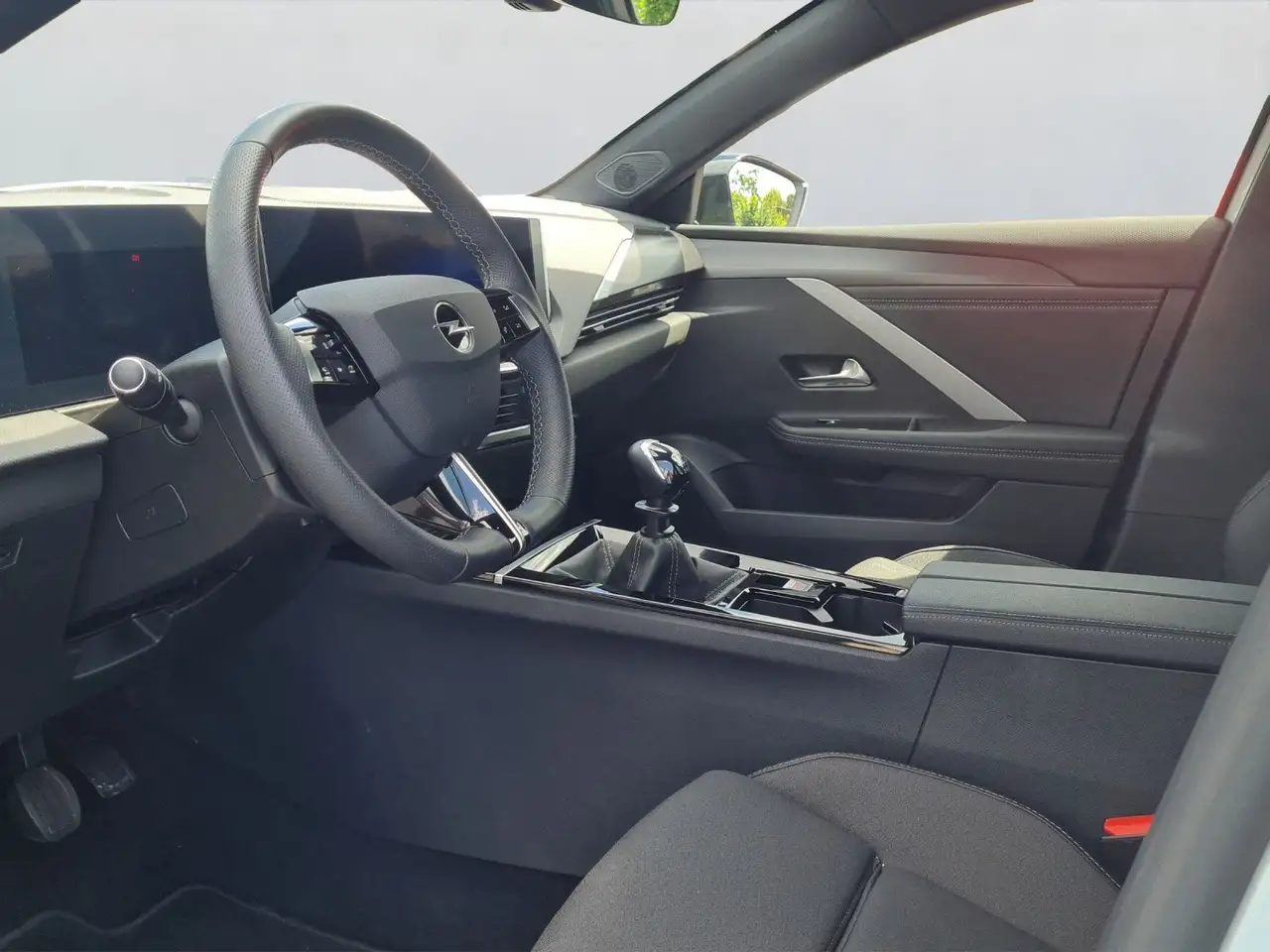 Opel Astra L ST*Navi*AHK*SHZ*LHZ*360 Grad Kamera*PDC — معرض صور السيارة 10