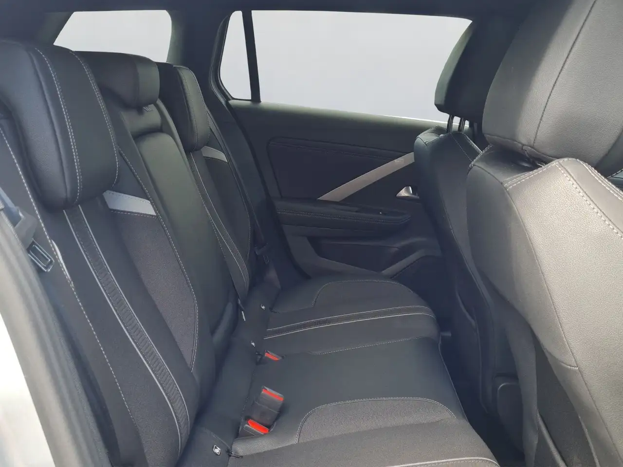 Opel Astra L ST*Navi*AHK*SHZ*LHZ*360 Grad Kamera*PDC — معرض صور السيارة 8