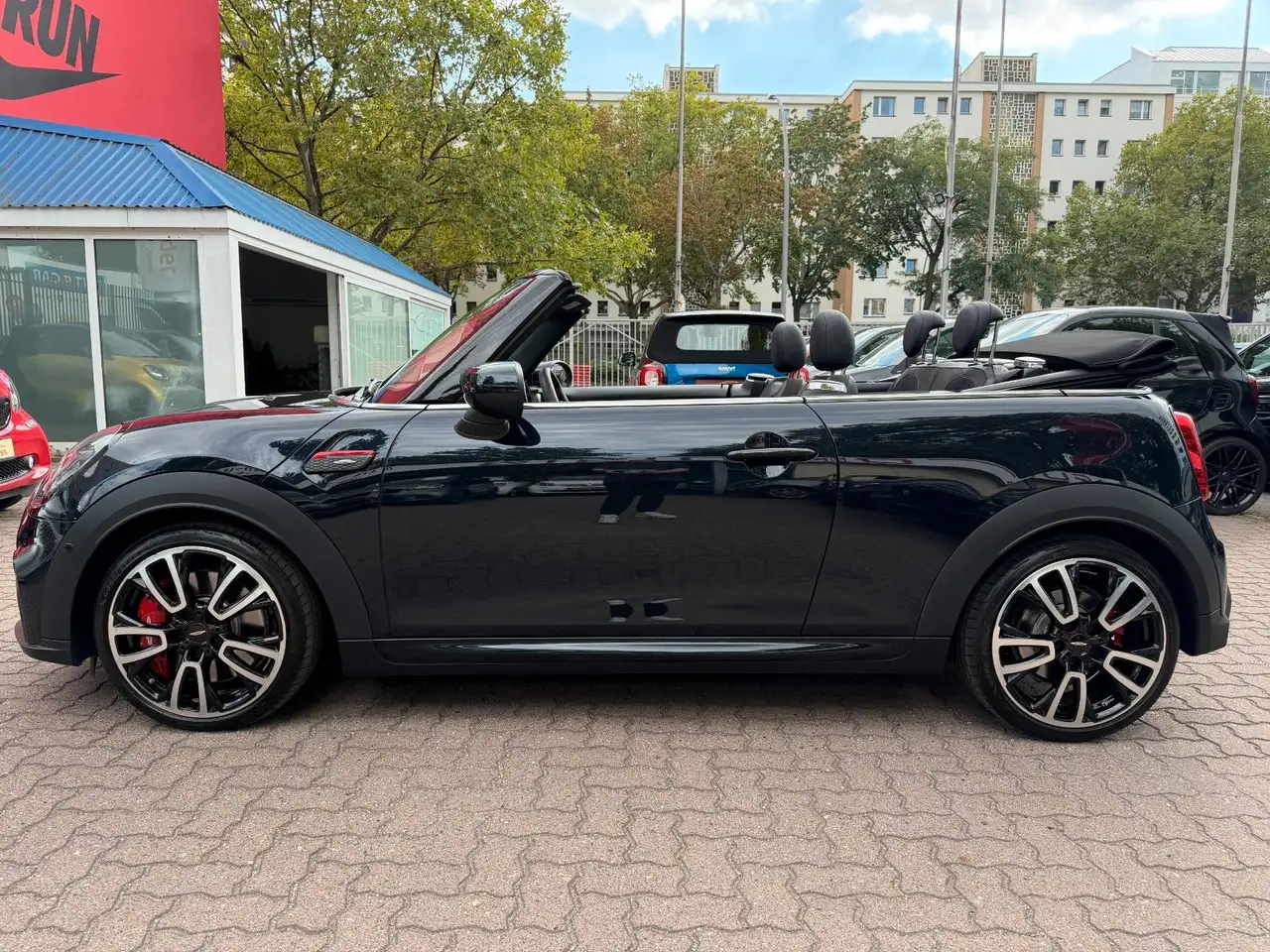 MINI John Cooper Works JohnCooperWorks Trim Cabrio*LEDER*HuD*H/K*KAM — Vehicle gallery 2