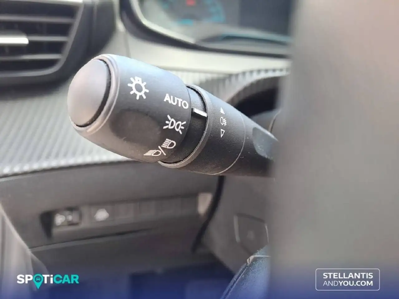 Peugeot 208 Style Eléctrico 136 — معرض صور السيارة 17