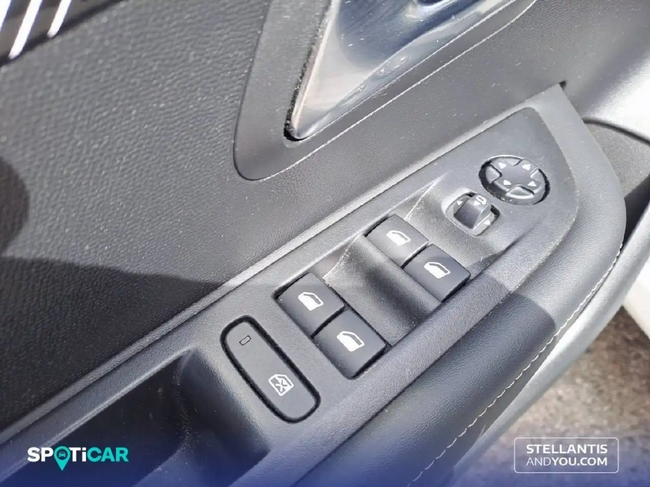 Peugeot 208 Style Eléctrico 136 — معرض صور السيارة 12
