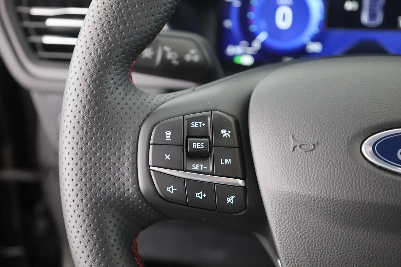 Ford Kuga 1.5 EcoBoost ST-Line AHK Kamera Head-Up ACC — Galería del vehículo 17