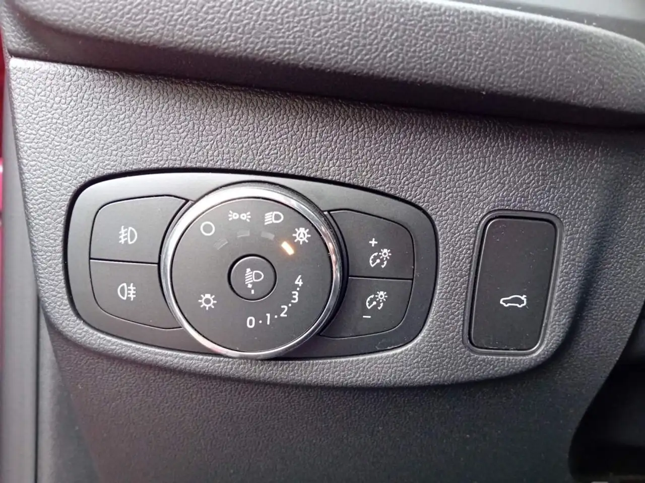 Ford Focus Turnier 1.0 EcoBoost Hybrid TITANIUM X *PanoDach* — معرض صور السيارة 19