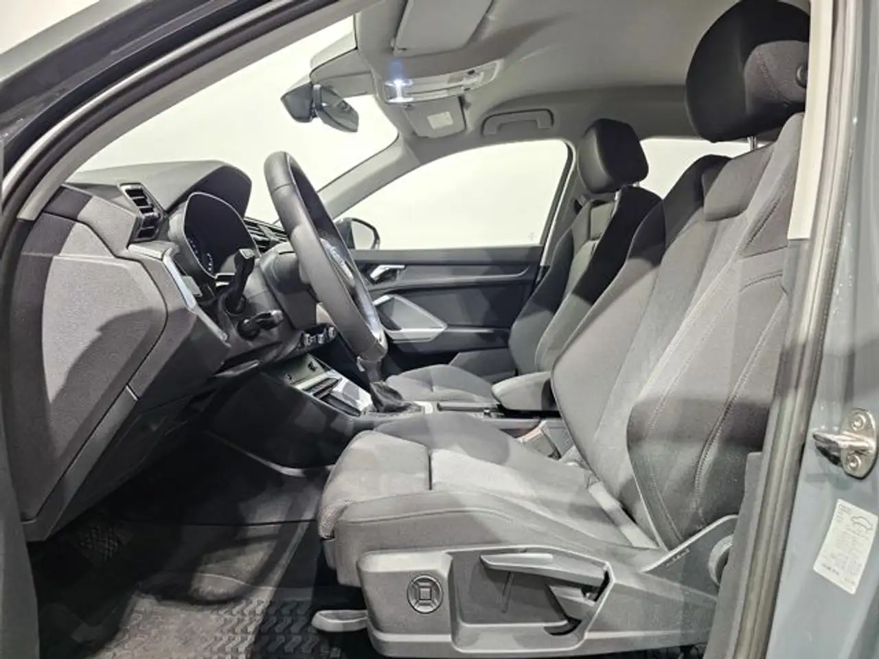 Audi Q3 35 TFSI Sport Virtual LED Plus Standheiz. AHK Spor — Galería del vehículo 13