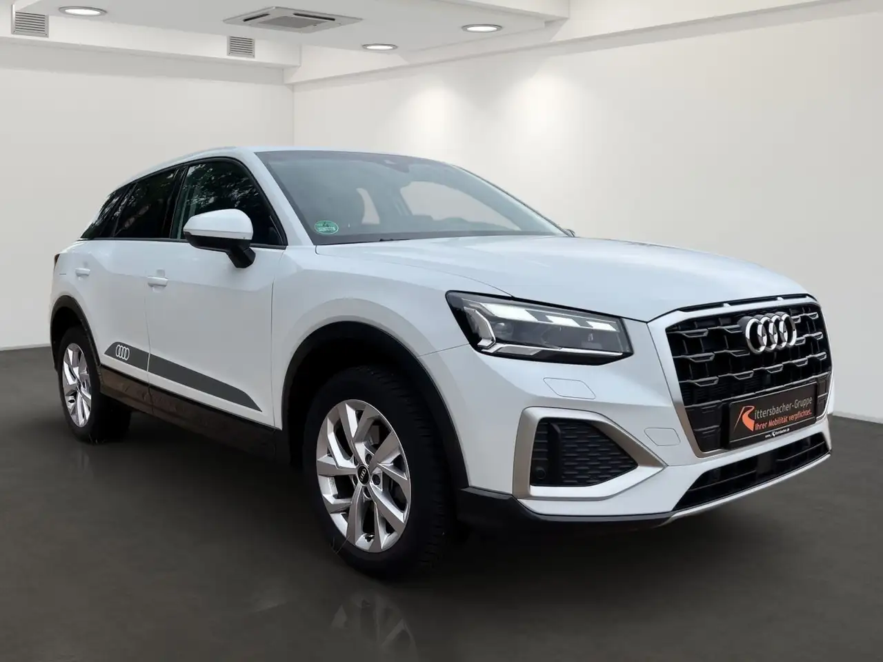 Audi Q2 35 TFSI advanced AHK Standheizung RFK — Galería del vehículo 3