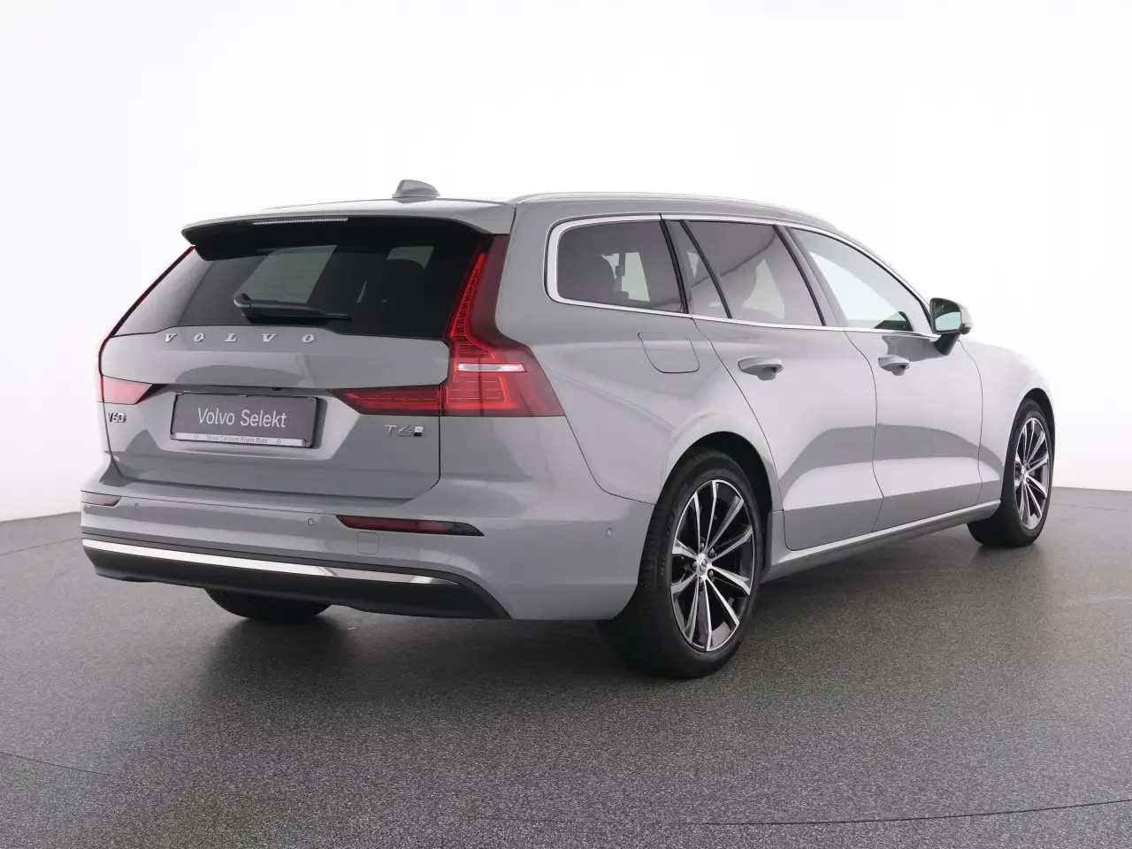 Volvo V60 T6 Recharge Core+FAP+WINTERPAK+KAMERA+LM+ — معرض صور السيارة 4