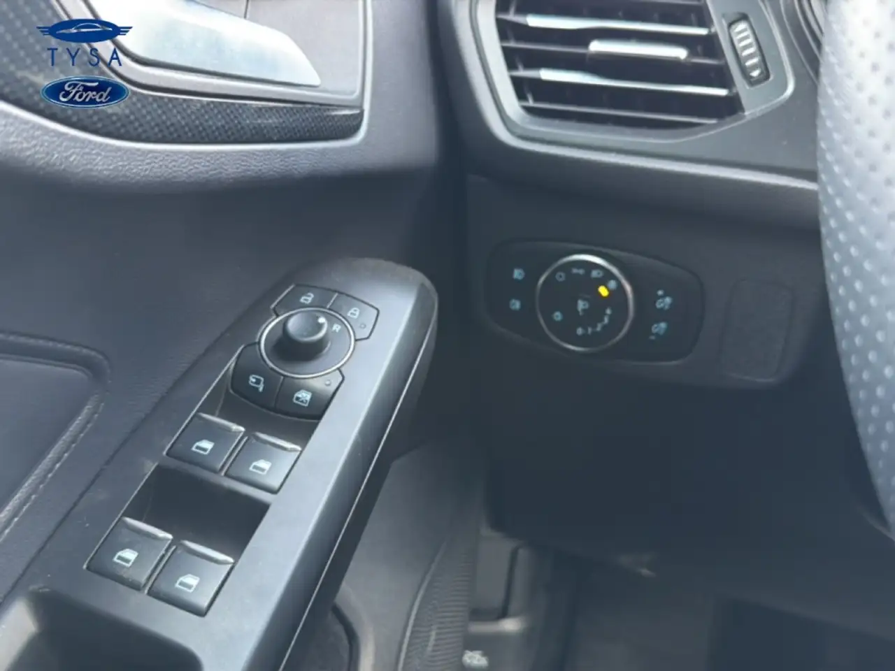 Ford Focus 1.0 Ecoboost MHEV ST-Line 125 — معرض صور السيارة 18