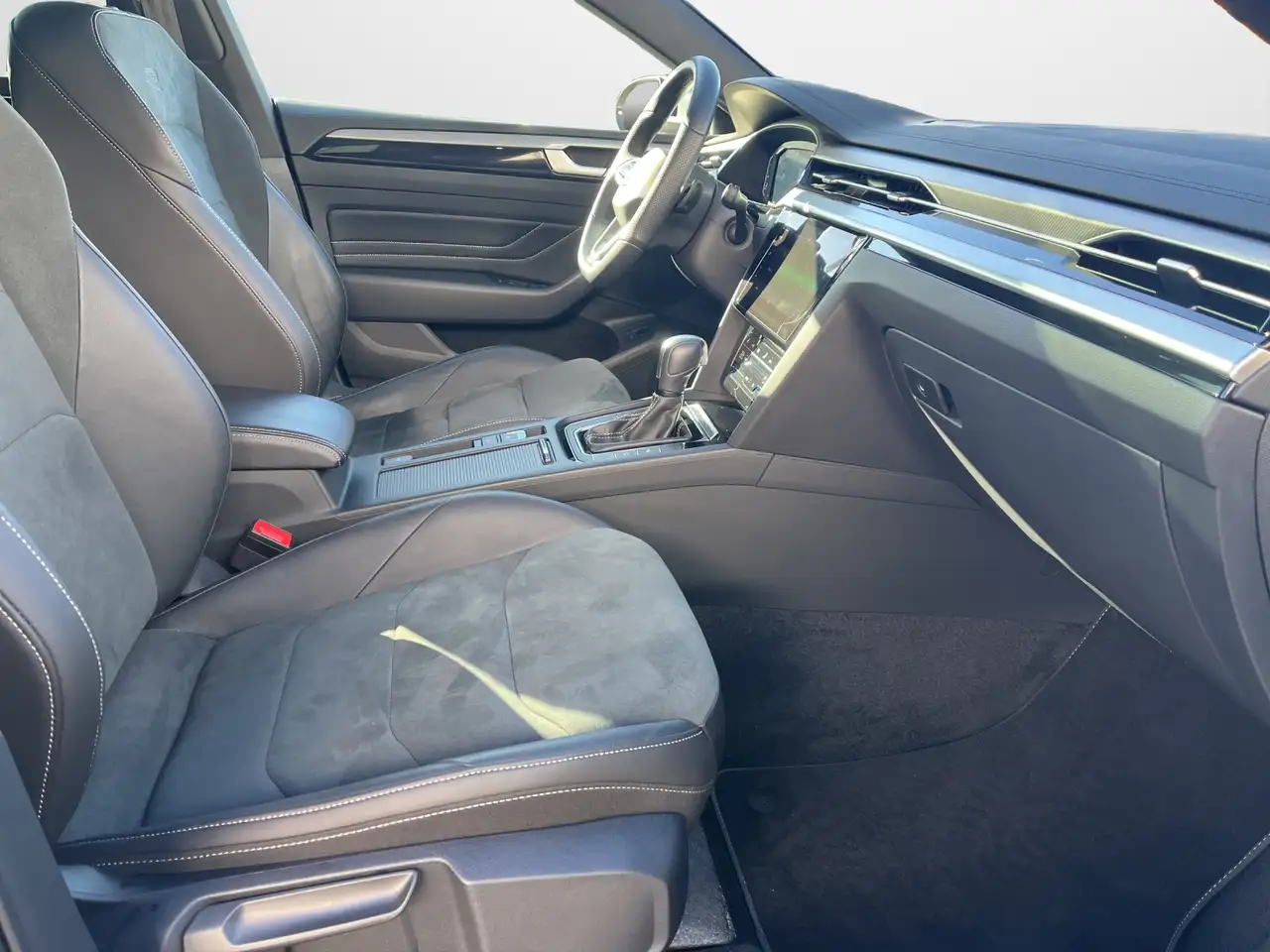 Volkswagen Arteon Shooting Brake 2.0 TSI DSG R-Line — Galería del vehículo 14