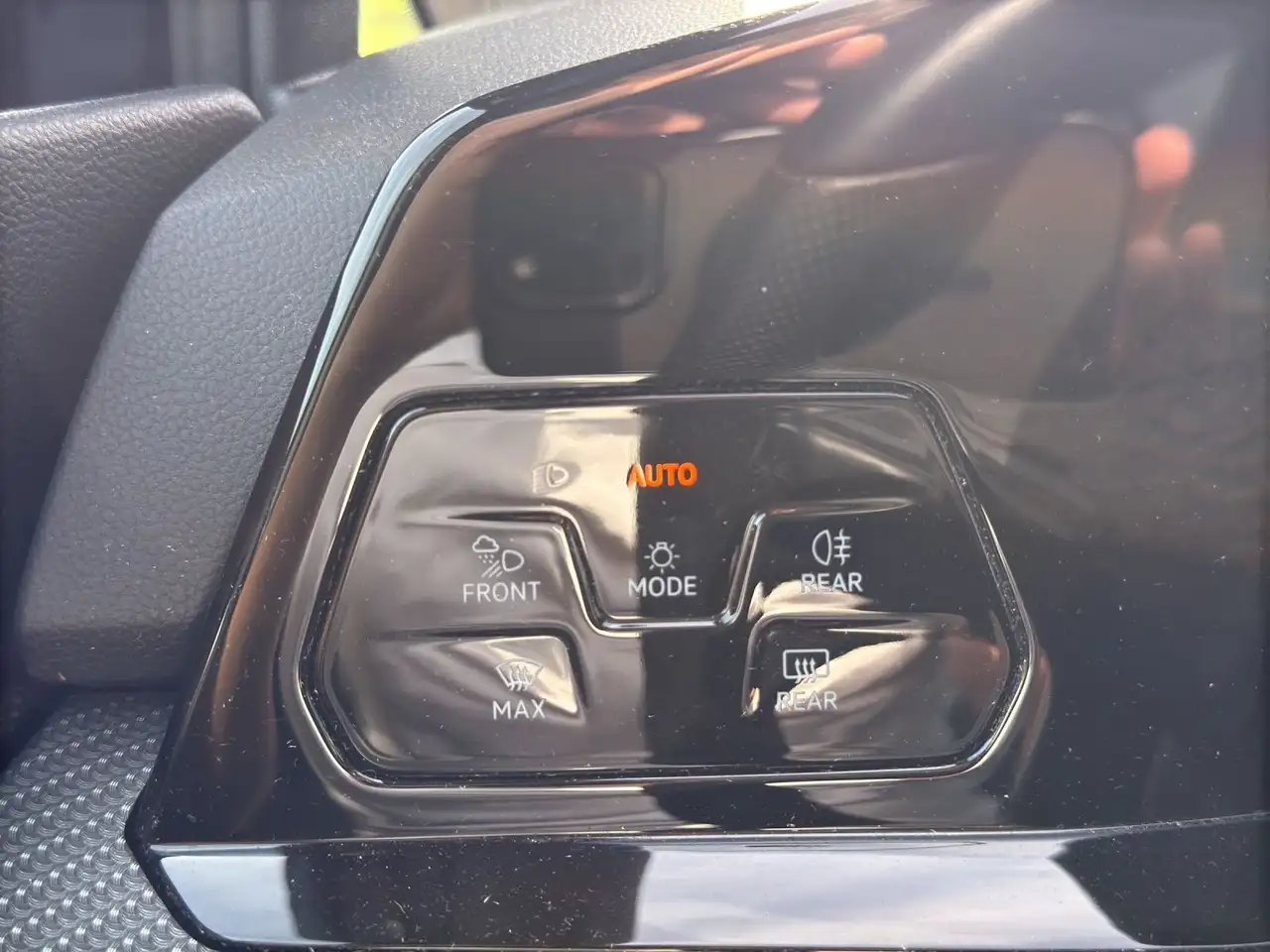 Volkswagen Golf VIII 1.5 eTSI DSG R-LINE*BLACK-STYLE*IQ.LIG — Galerie du véhicule 26