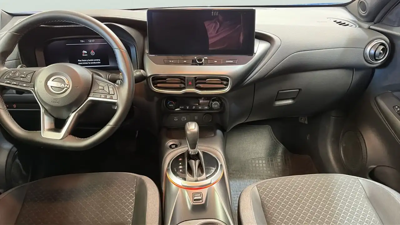 Nissan Juke 1.0 DIG-T N-Connecta 4x2 DCT 7 114 — معرض صور السيارة 23