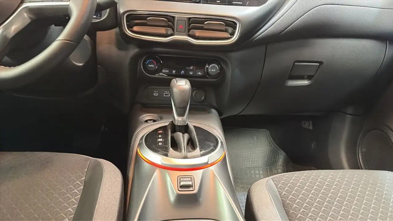 Nissan Juke 1.0 DIG-T N-Connecta 4x2 DCT 7 114 — معرض صور السيارة 28