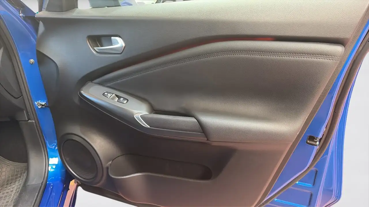 Nissan Juke 1.0 DIG-T N-Connecta 4x2 DCT 7 114 — معرض صور السيارة 14
