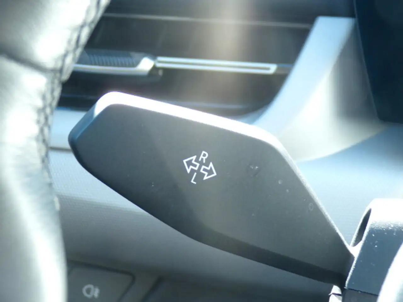 BMW X1 X1 sDrive 18i sDrive Navi/Autom./Klima — معرض صور السيارة 17