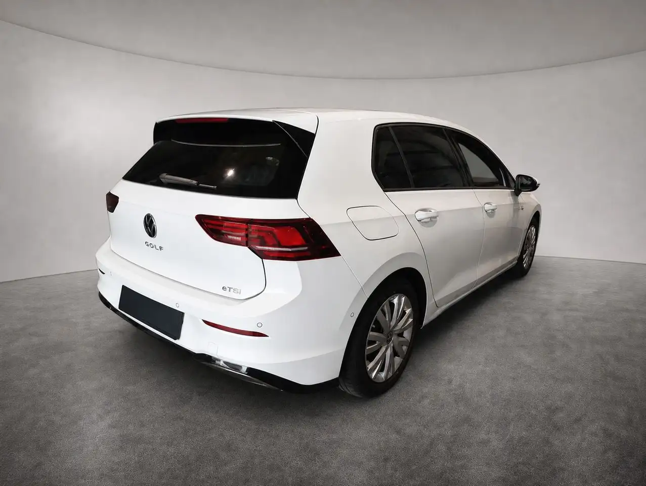 Volkswagen Golf VIII 1.5 eTSI DSG R-Line Navi+Keyless+HeadU — معرض صور السيارة 5