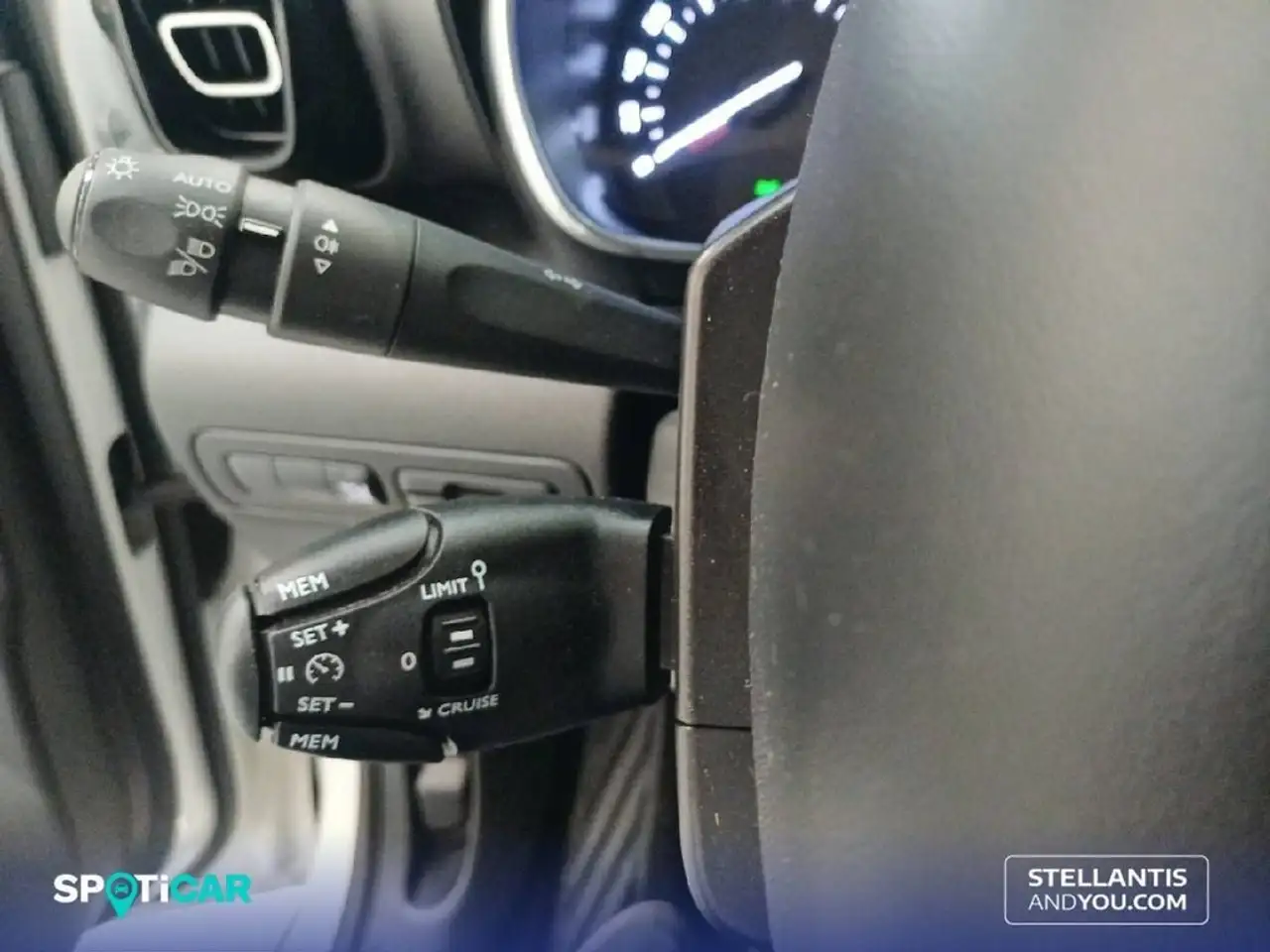Citroen C3 Aircross BlueHDi 81kW (110CV) Plus — Vehicle gallery 15