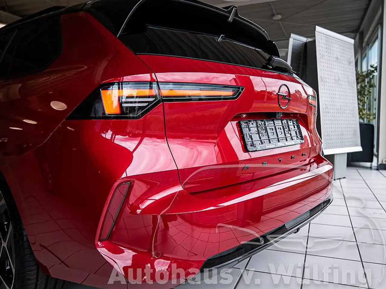 Opel Astra Sports Tourer GS Hybrid +TECH-PAKET+ALCANTARA+INFOTAINMENT-PAKET+ — معرض صور السيارة 9