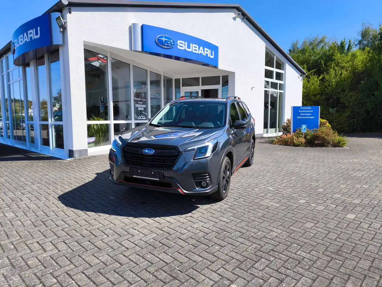 Subaru Forester Forester Hybrid 2.0ie Lineartronic Edition Exclusive Cross — Vehicle gallery 2