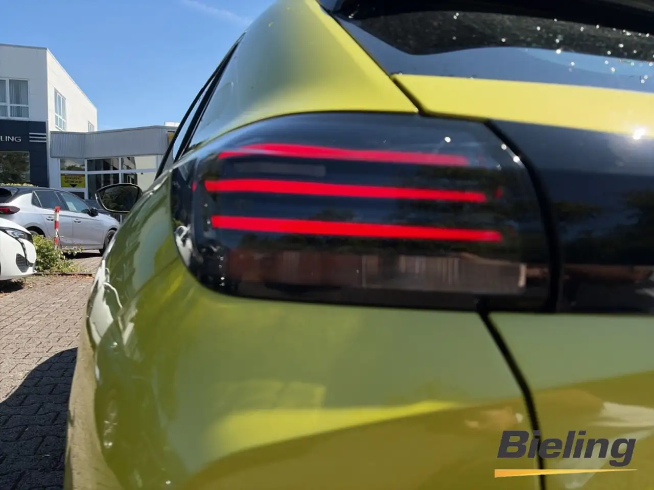 Peugeot 208 Active . Klima, Radio DAB, SHZ, PDC, AppleCarplay/ — Galería del vehículo 13