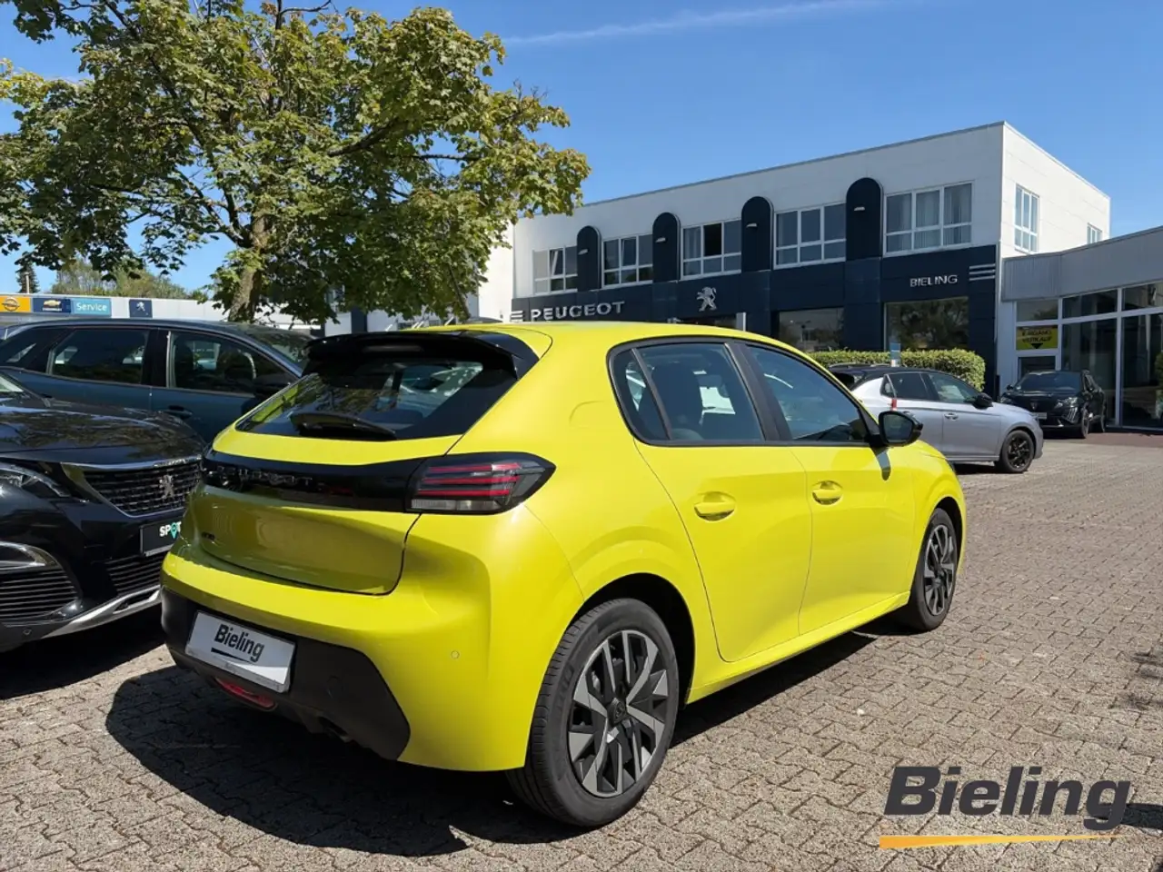 Peugeot 208 Active . Klima, Radio DAB, SHZ, PDC, AppleCarplay/ — Galería del vehículo 3