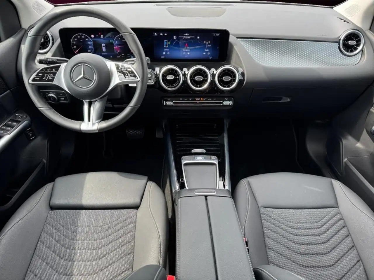 Mercedes-Benz B 180 AUT+Progressive+NAVI+SHZ+KAMERA+SPUR+LED — Galería del vehículo 10