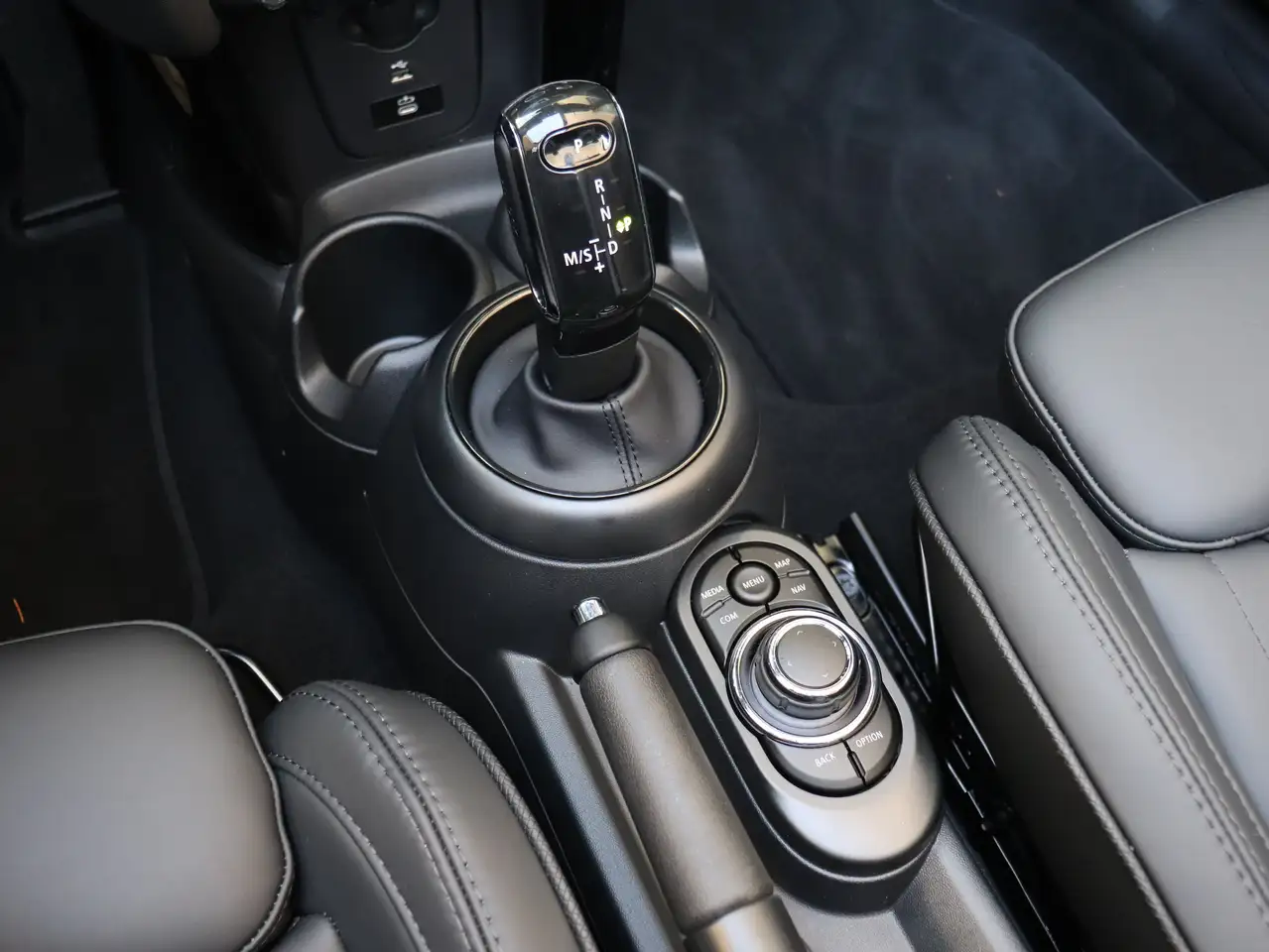 MINI Cooper Cabrio Cooper Cabrio Classic Trim Head-Up HK HiFi — معرض صور السيارة 16