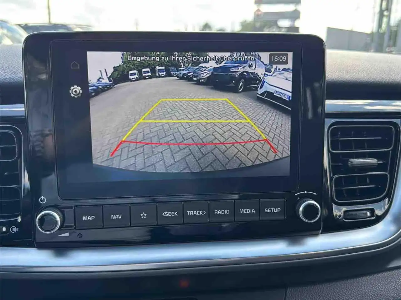 Kia Stonic Vision DCT7 Navi Android CarPlay M+S-Allw. — Vehicle gallery 16