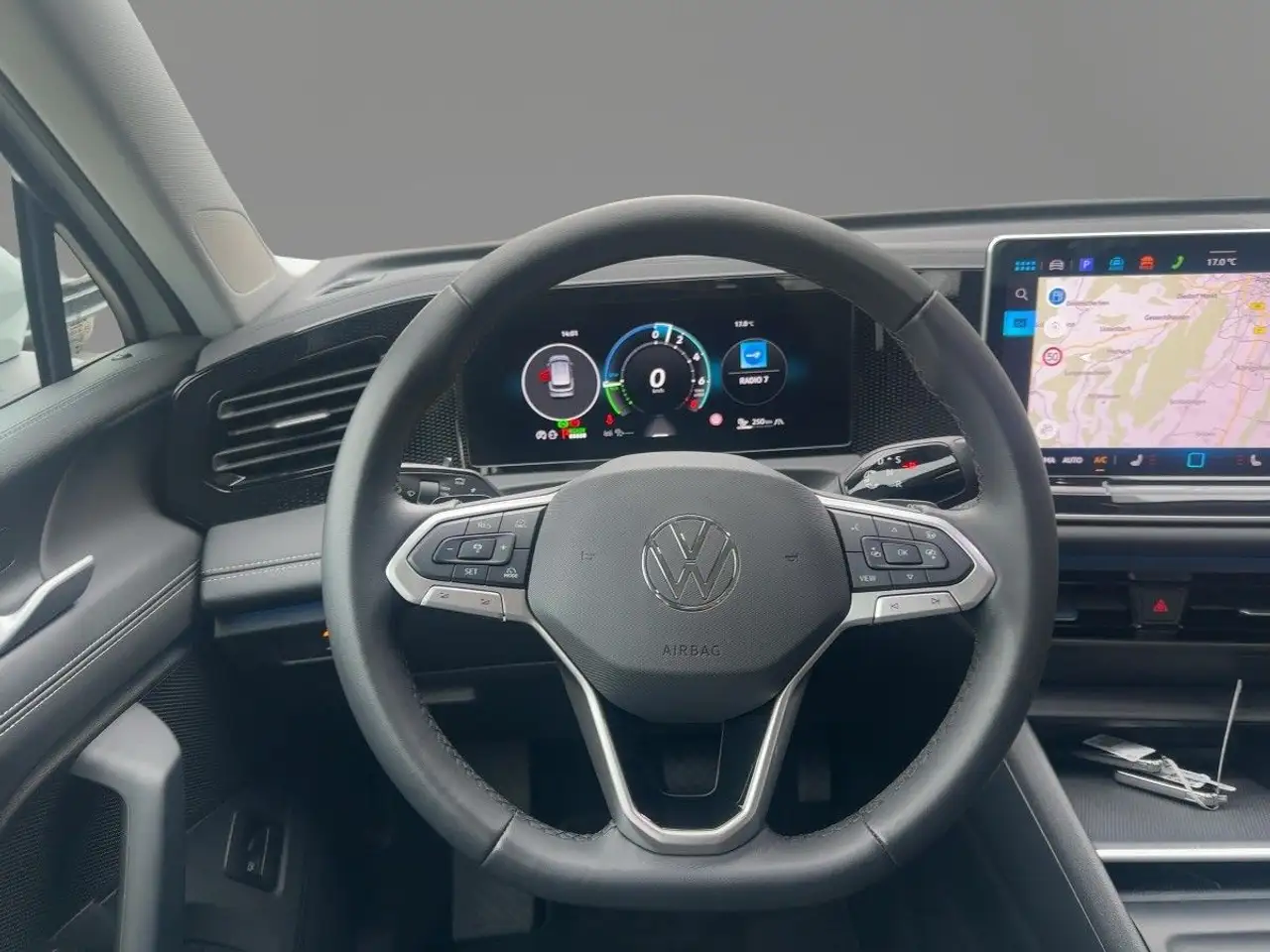 Volkswagen Tiguan Life eHybrid LED NAVI KAM ACC DCC IDA SHZ — معرض صور السيارة 11