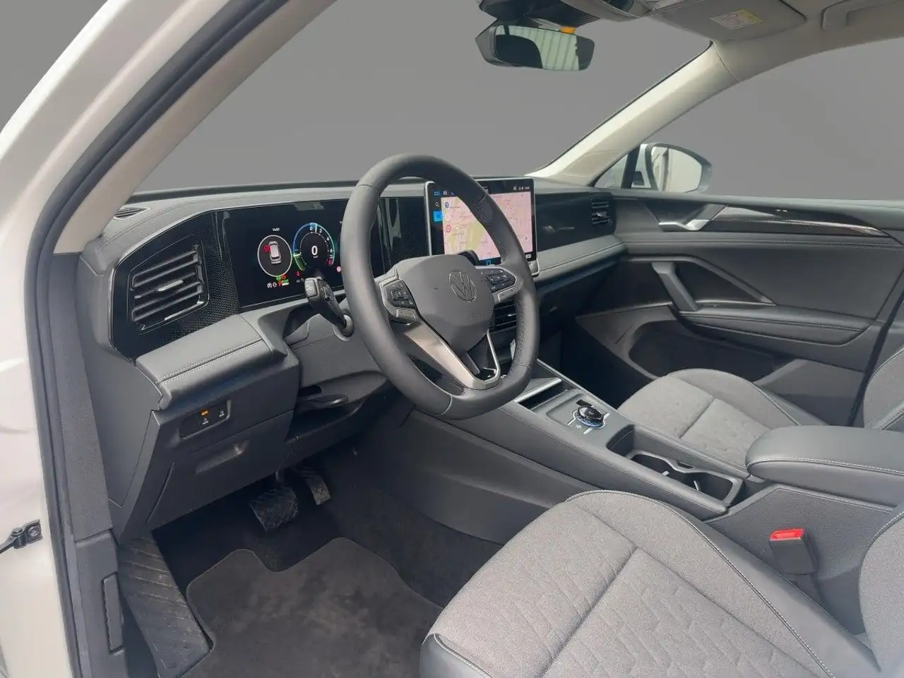 Volkswagen Tiguan Life eHybrid LED NAVI KAM ACC DCC IDA SHZ — معرض صور السيارة 8