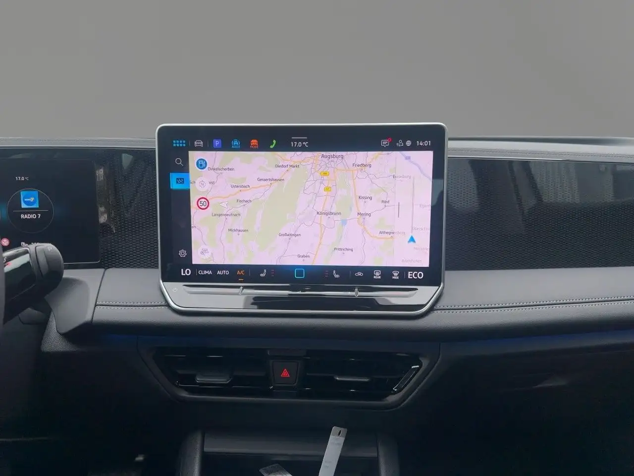 Volkswagen Tiguan Life eHybrid LED NAVI KAM ACC DCC IDA SHZ — معرض صور السيارة 12