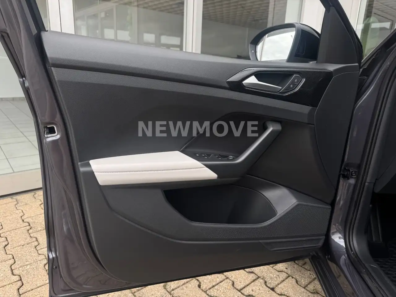 Volkswagen T-Cross 1.0 TSI DSG Virtual IQ Light ACC Carplay — Galería del vehículo 12