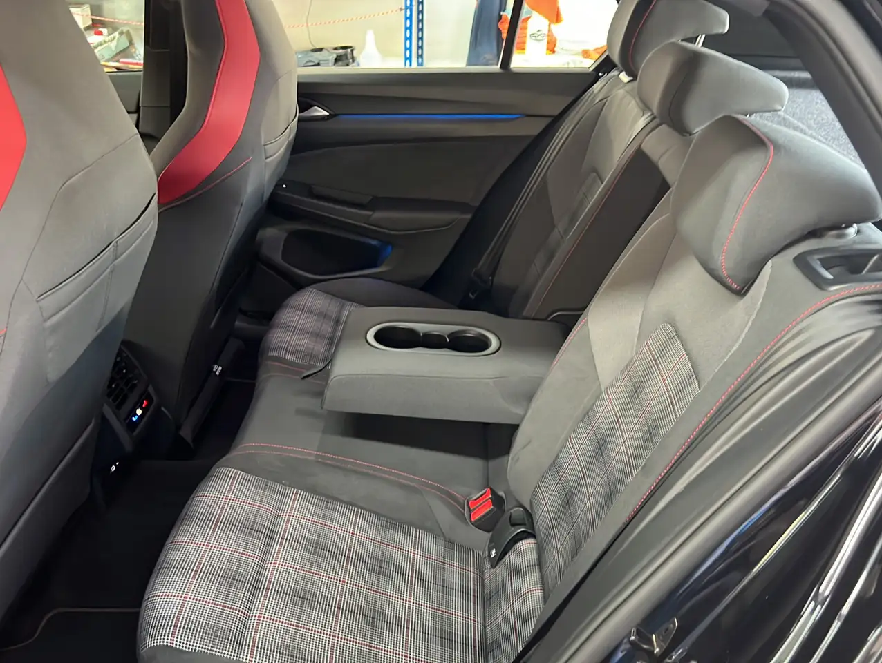 Volkswagen Golf 2.0 TSI GTI DSG*Navi*LED*Kamera*ACC*LED+ — Galería del vehículo 14