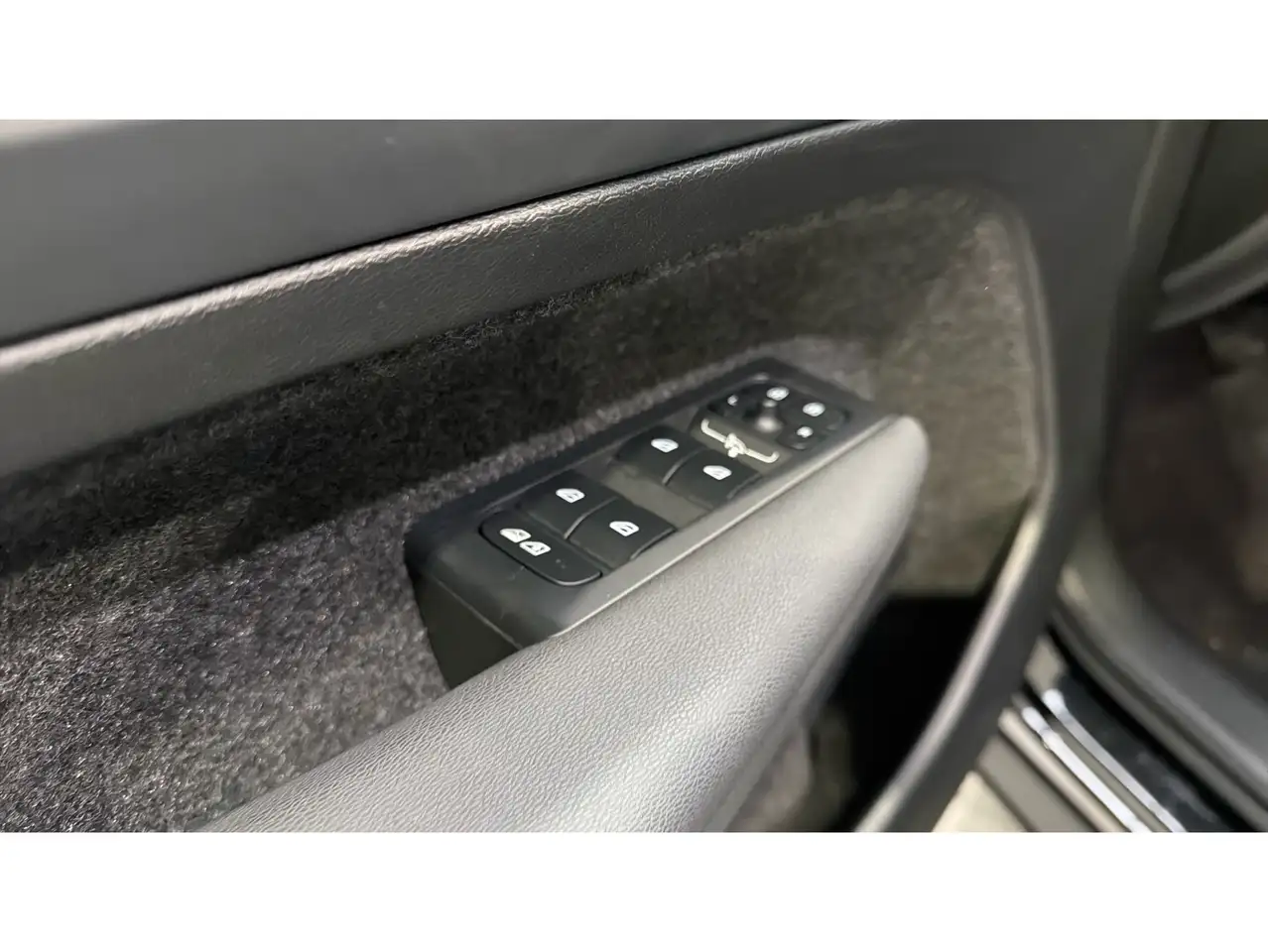 Volvo XC40 B3 Core Aut. — Galerie du véhicule 21