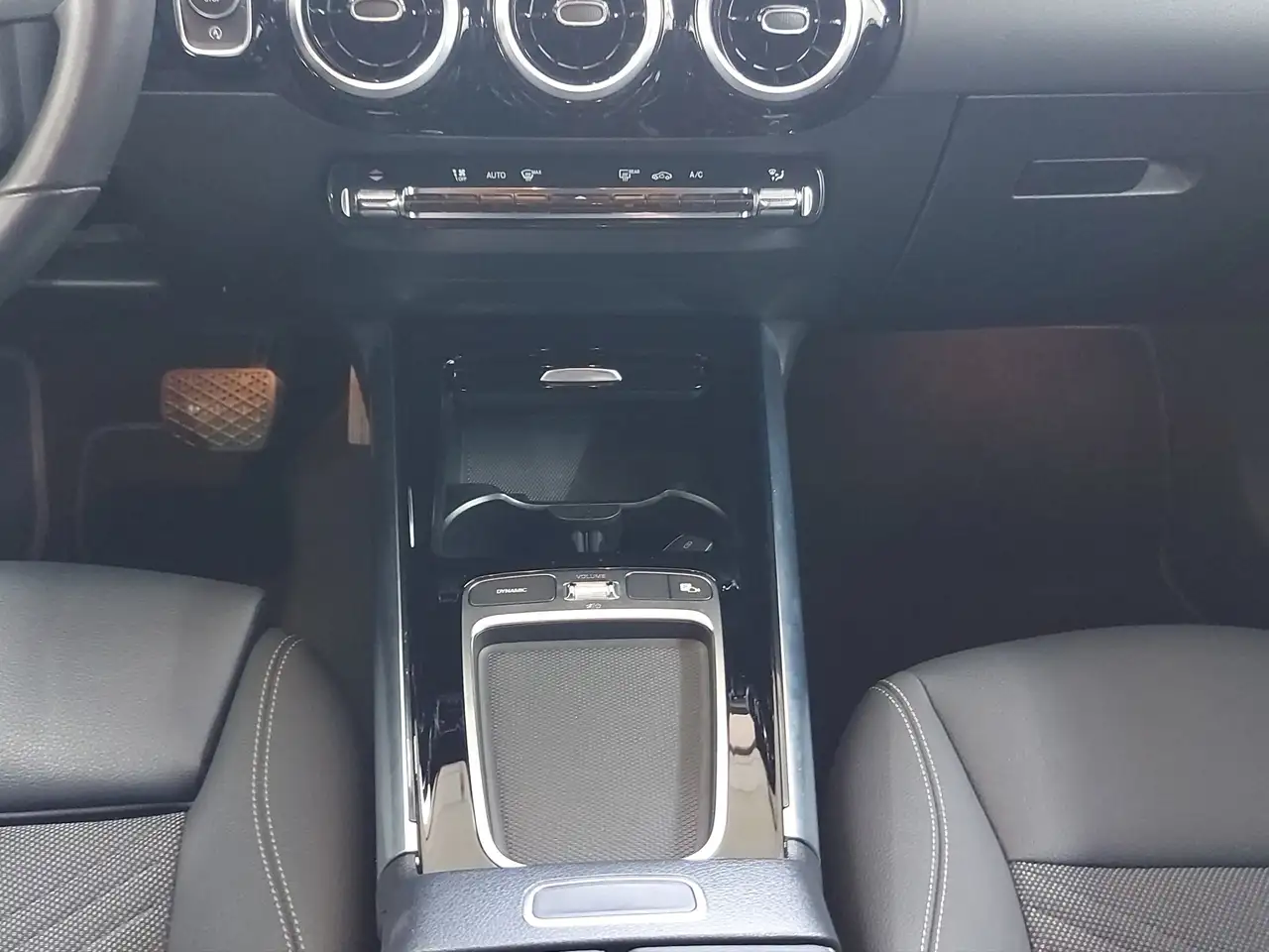 Mercedes-Benz B 180 Progressive (EURO 6e) — Galería del vehículo 14
