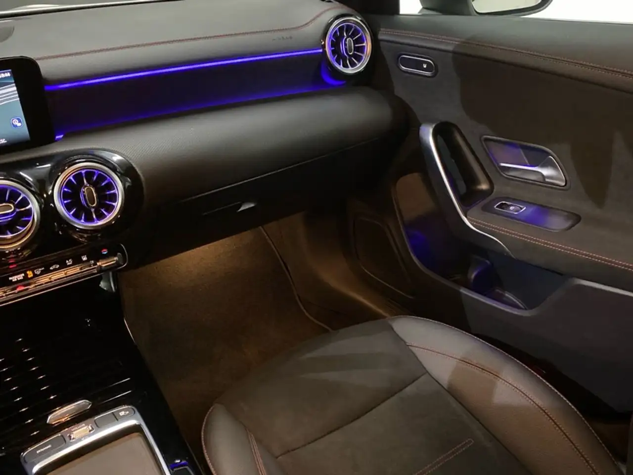 Mercedes-Benz CLA 250 e AMG Line — معرض صور السيارة 13