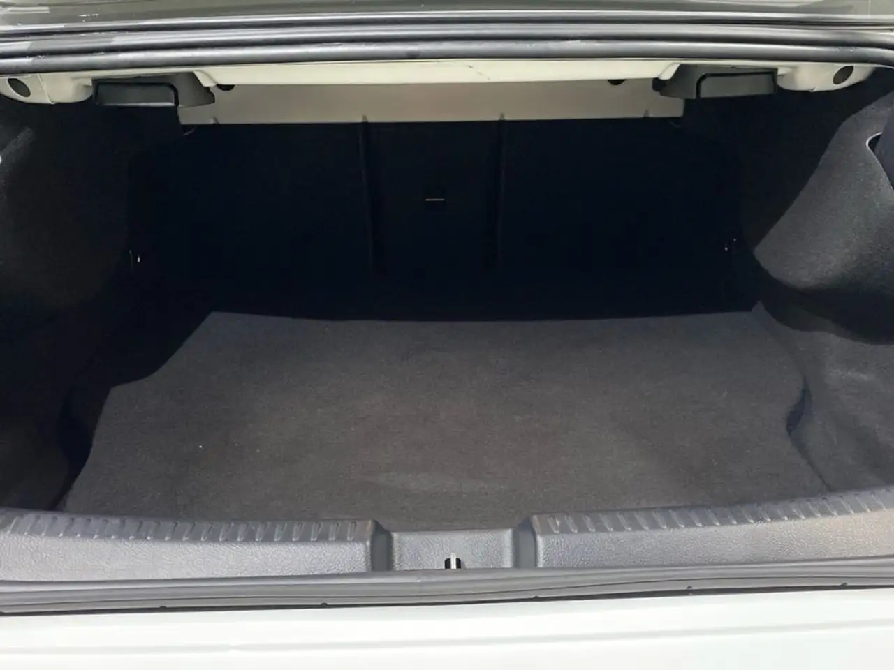 Mercedes-Benz CLA 250 e AMG Line — معرض صور السيارة 14