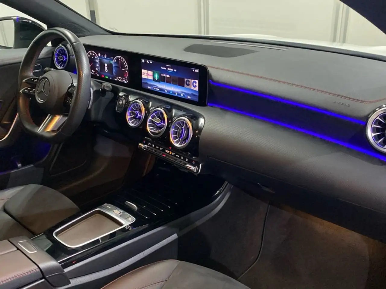 Mercedes-Benz CLA 250 e AMG Line — معرض صور السيارة 10