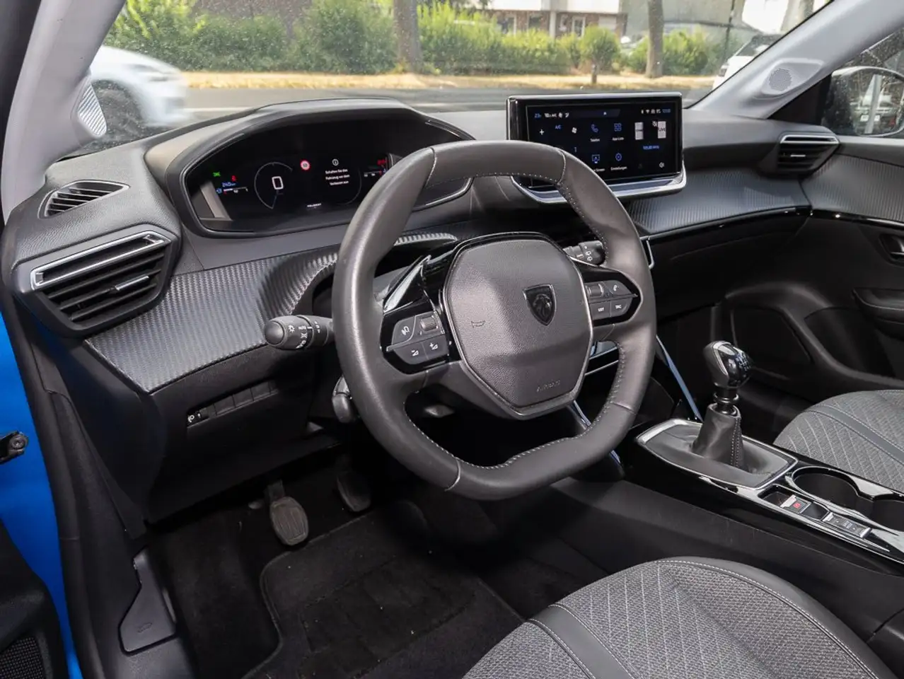 Peugeot 208 PureTech 100 Allure +SHZ+PDC+eFH+KLI+ — Vehicle gallery 4