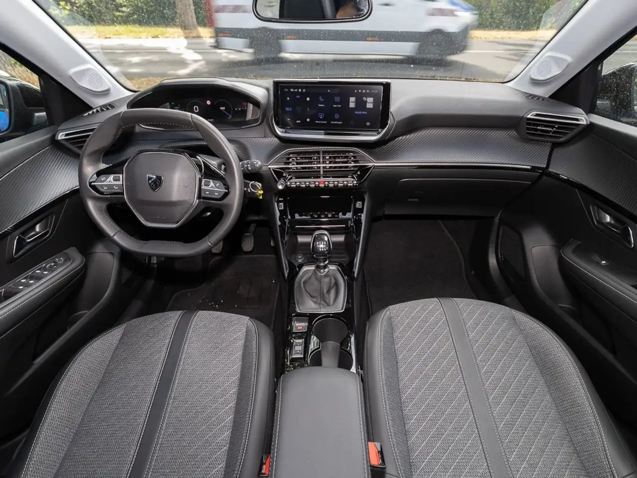 Peugeot 208 PureTech 100 Allure +SHZ+PDC+eFH+KLI+ — Vehicle gallery 9