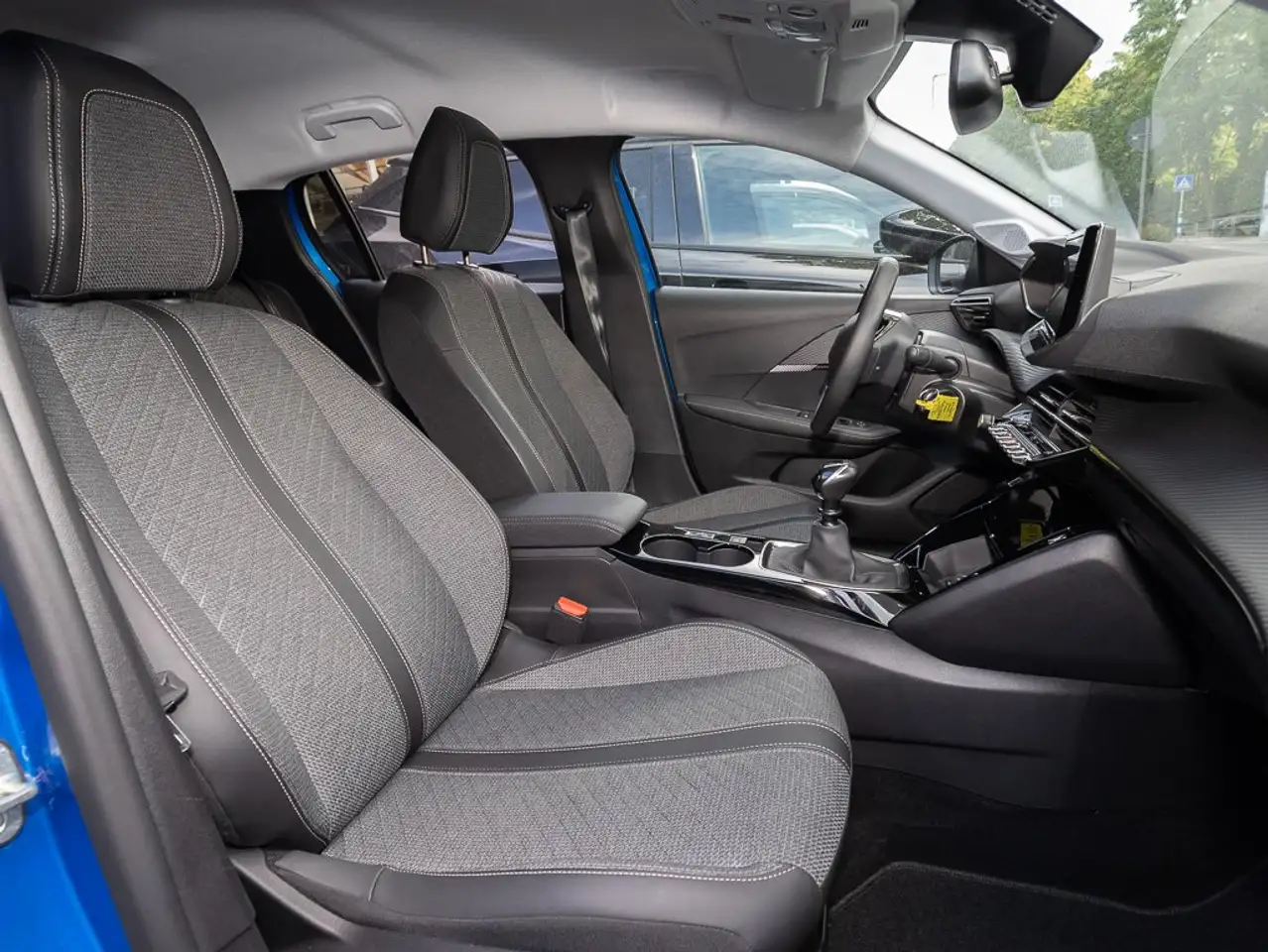 Peugeot 208 PureTech 100 Allure +SHZ+PDC+eFH+KLI+ — Vehicle gallery 10