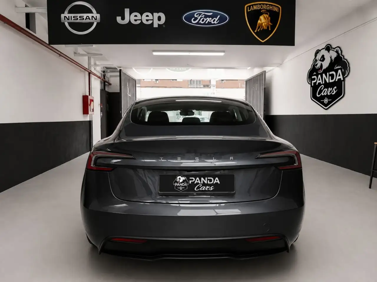Tesla Model 3 Berlina Automático de 4 Puertas — معرض صور السيارة 3
